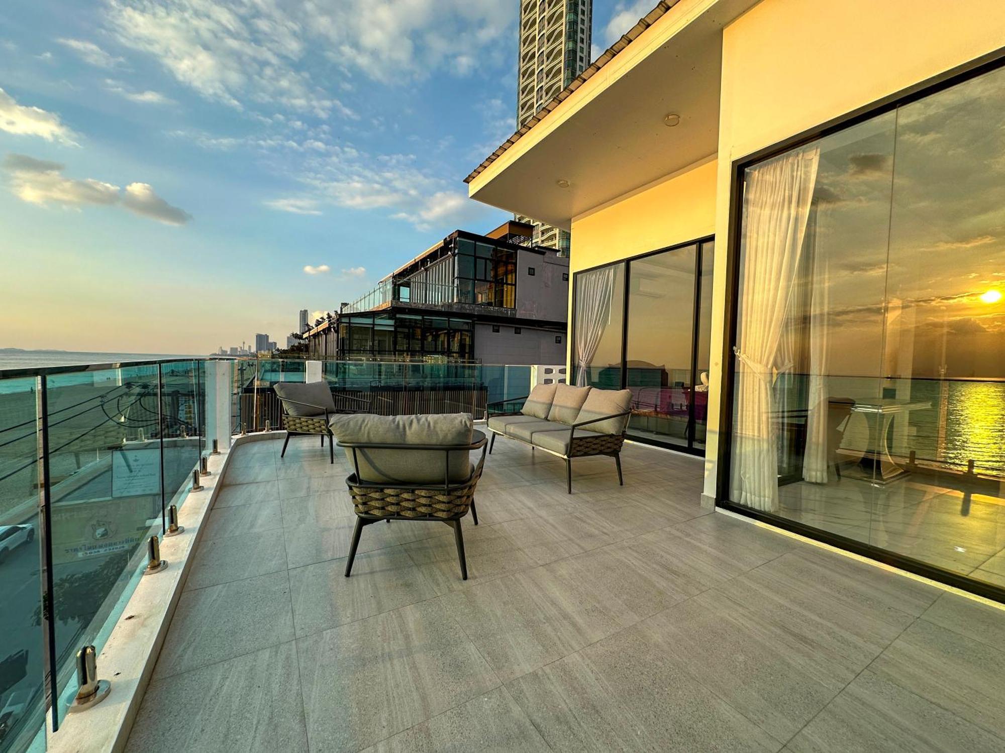 Stunning Beachfront View Luxurious Apartment 40 جومتين بيتش المظهر الخارجي الصورة