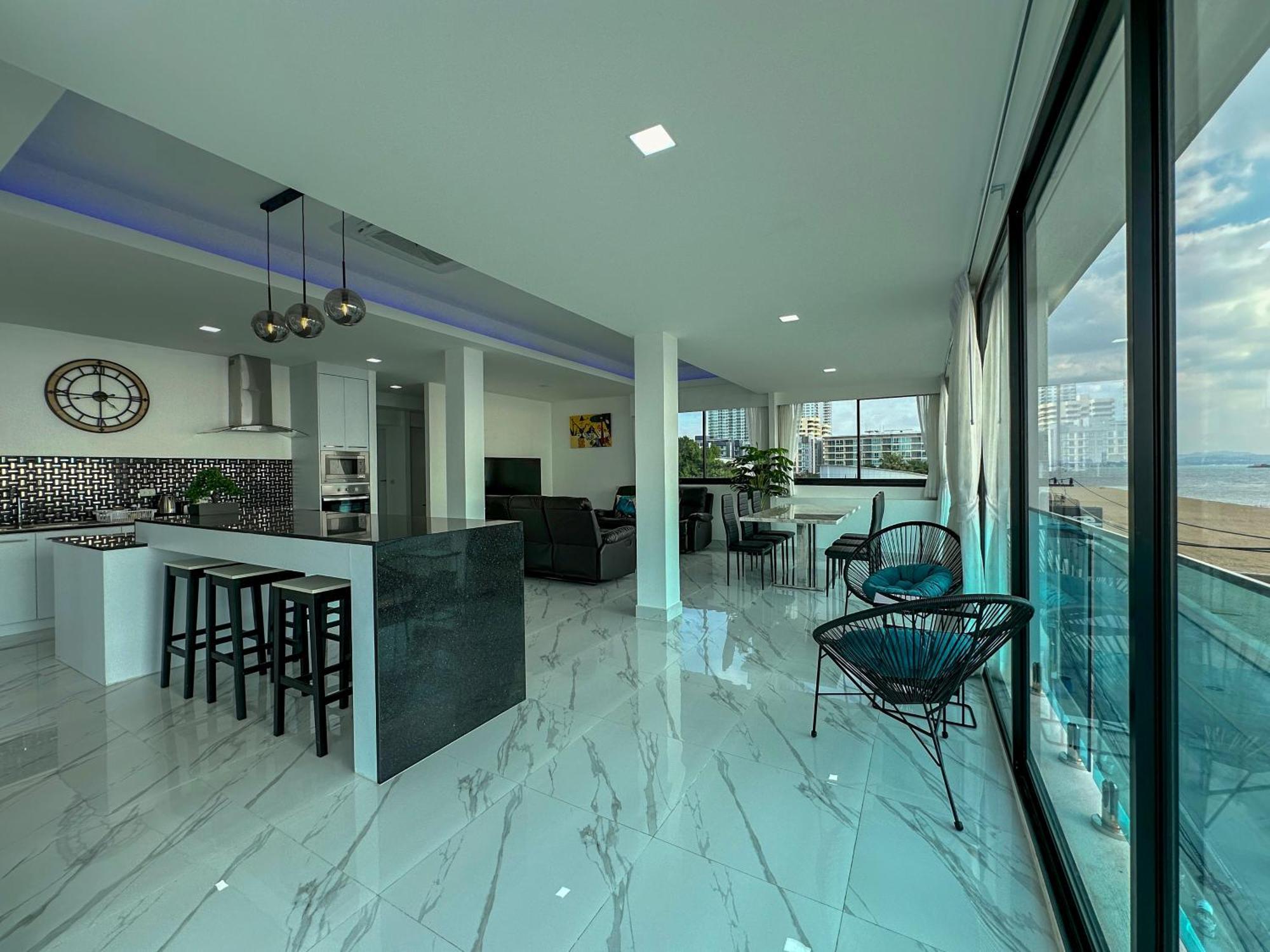 Stunning Beachfront View Luxurious Apartment 40 جومتين بيتش المظهر الخارجي الصورة