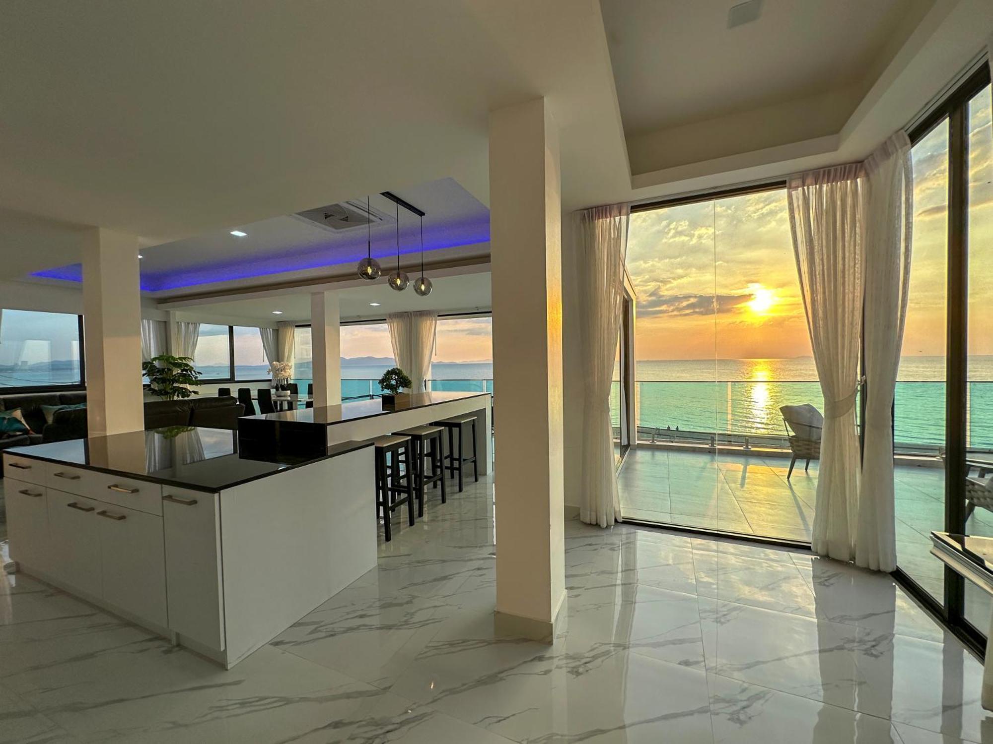 Stunning Beachfront View Luxurious Apartment 40 جومتين بيتش المظهر الخارجي الصورة